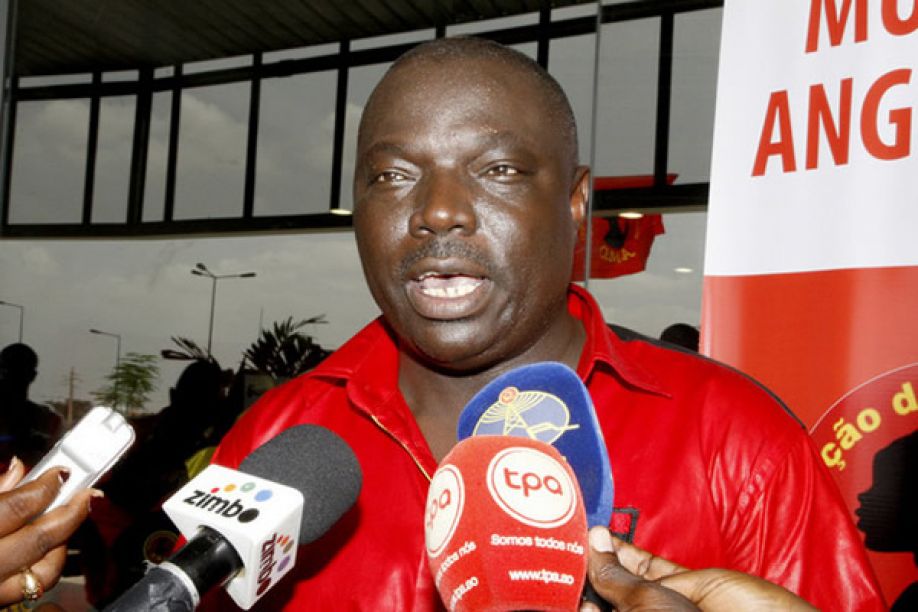 Bento Kangamba triste pelo ultimato diz que a FAF só quer manchar o nome do Kabuscorp