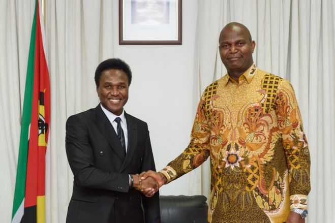 Mondlane anuncia cessar da violência a partir de hoje após encontro com PR de Moçambique