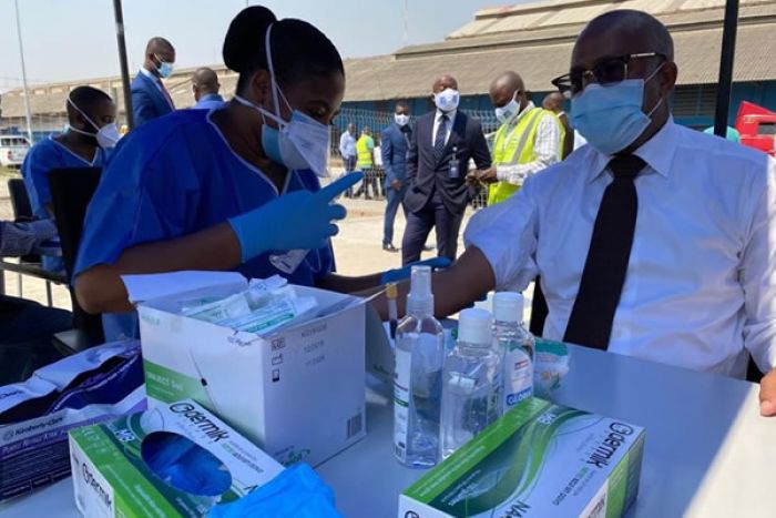 Covid-19: Trabalhadores testados no Porto de Luanda voltam à casa sem resultados