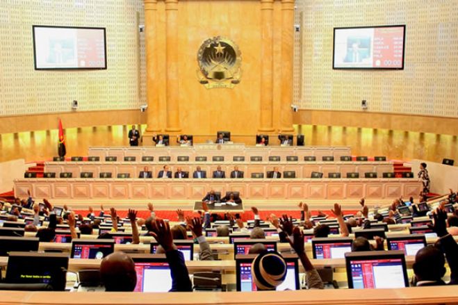 Falta de propostas da oposição "faz todo o sentido"