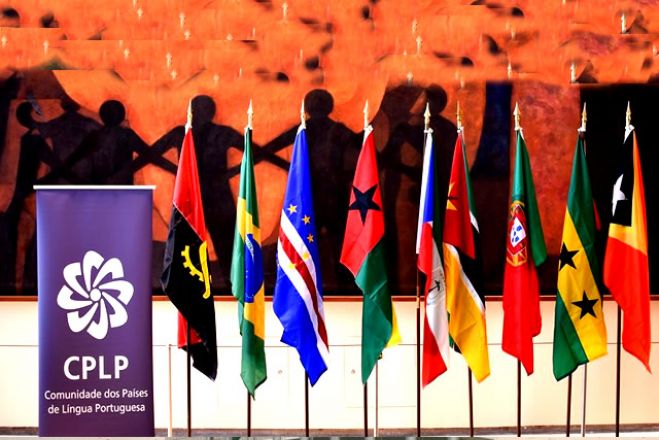 Analistas sugerem que "é possível encarar" criação de banco de investimento e fomento da CPLP