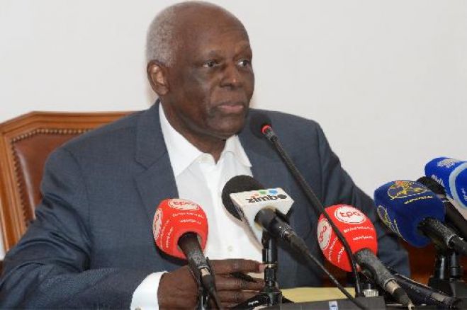 Dos Santos reafirma «grande reforma» do Estado anunciada nas eleições de 2012 ganhas pelo MPLA
