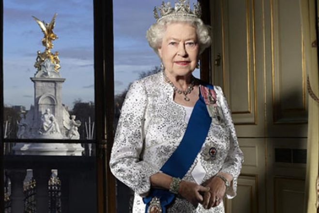 Rainha Isabel II é colocada sob cuidados medicos