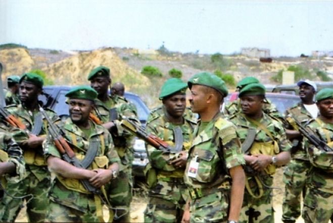 Angola compra fardamento militar à China por 44,6 milhões de dólares