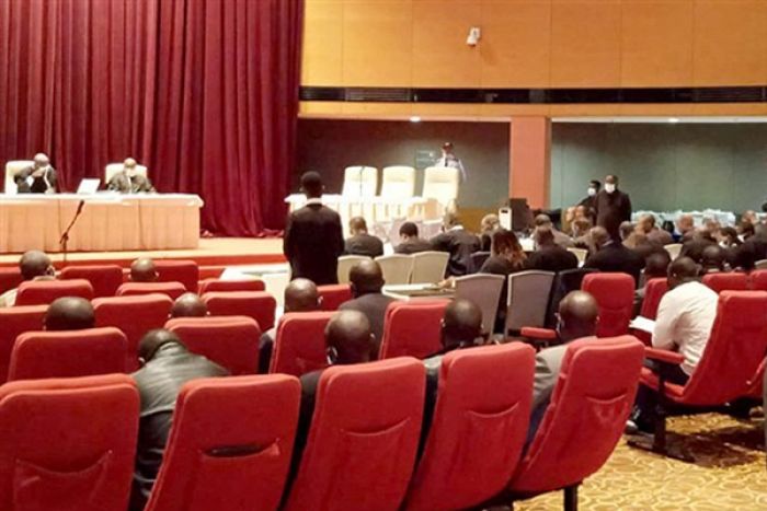 General Eusébio nega ter recebido "malas de dinheiro" e coarguido reafirma entrega na residência deste