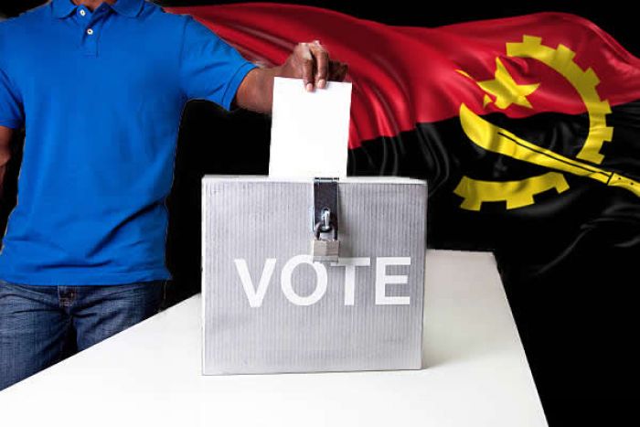 Sociedade civil angolana "força" realização de autarquias no reacender do impasse político