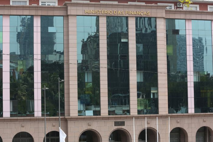 ONG indignada com “corrupção e imoralidade” nas Finanças de Angola