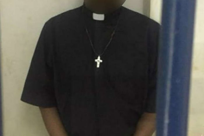 Igreja católica denuncia falso padre que está a circular pelo país a burlar fiéis