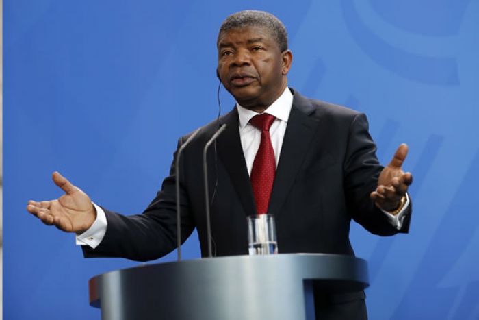 João Lourenço sente "picadelas" pelo combate à corrupção mas garante que vai insistir