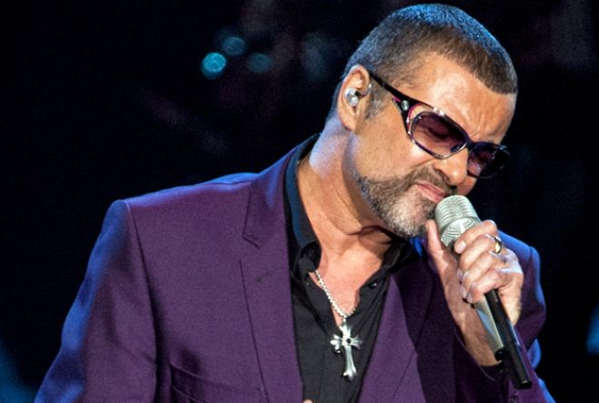 Cantor George Michael dá entrada em clínica de reabilitação na Suíça