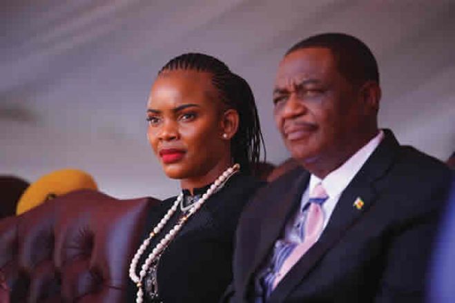 Zimbabué: Mulher do Vice-Presidente detida por corrupção e lavagem de dinheiro