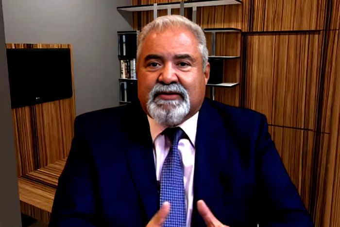 Deputado Francisco Viana acusa PM português de ter ido ao "beija-mão" de João Lourenço