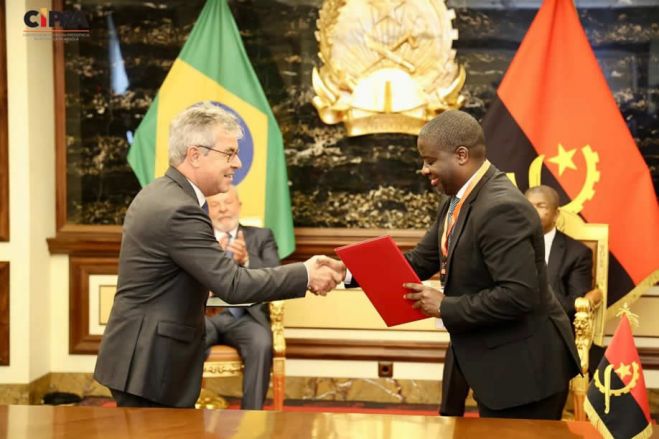 Angola e Brasil assinam acordos de transferência de tecnologia de agropecuários