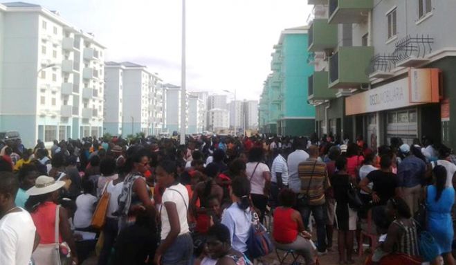 Casa própria e fim da crise entre os desejos angolanos para 2017