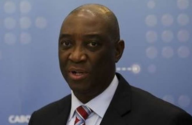 Insenção de vistos para moçambicanos e angolanos em revista