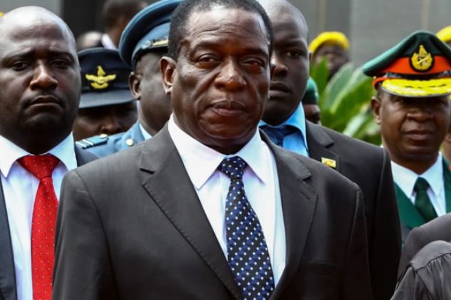 João Lourenço felicita Mnangagwa por vitória eleitoral no Zimbabwe -