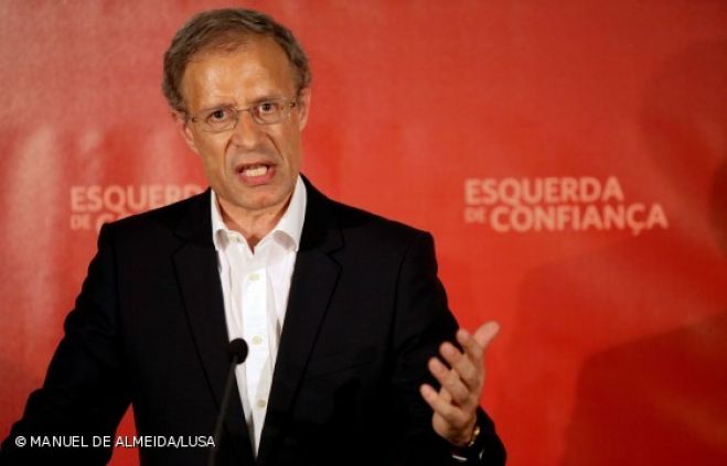 Portugal tem servido "estratégia de poder e reciclagem de capitais" de Angola - Francisco Louçã