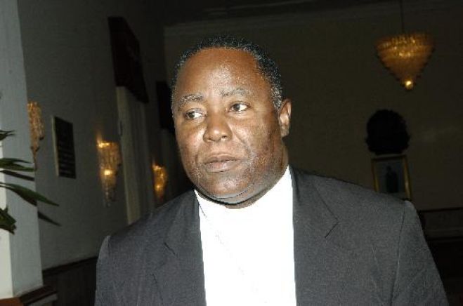 Papa escolhe bispo angolano para conselheiro