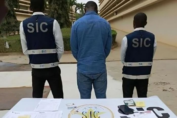 Maliano detido em Luanda por falsificação de documentos e suspeitas de branqueamento de capitais