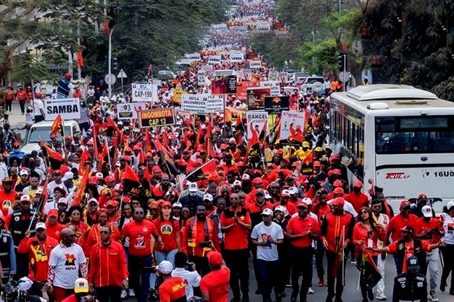 MPLA promove passeata em apoio à liderança do presidente do partido