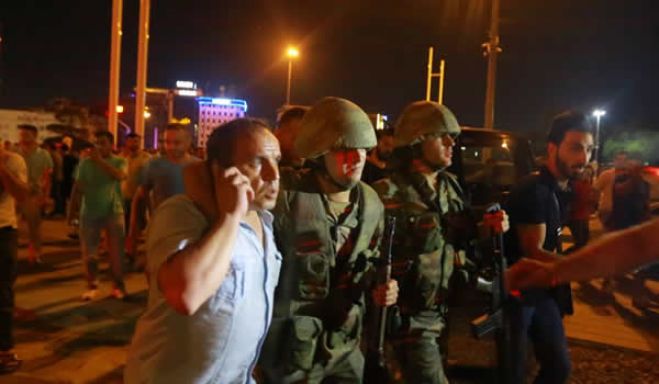 Turquia: 754 militares detidos por ligação à tentativa de golpe de estado