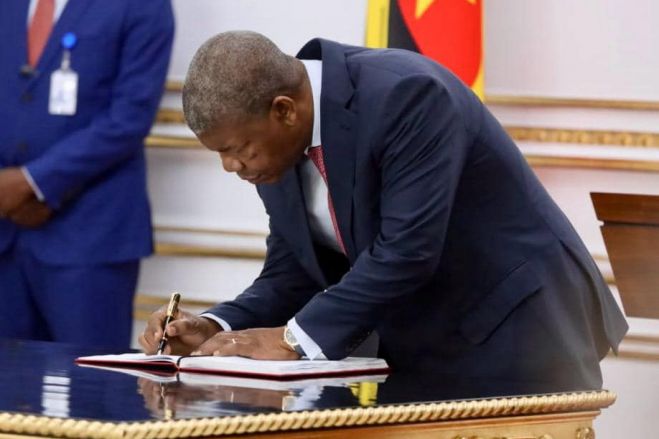 Rumores sobre contrabando terão motivado exoneração de directores do SIC e SME