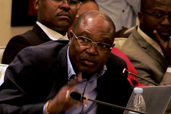 Combate à corrupção em Angola é uma luta interna no MPLA – advogado