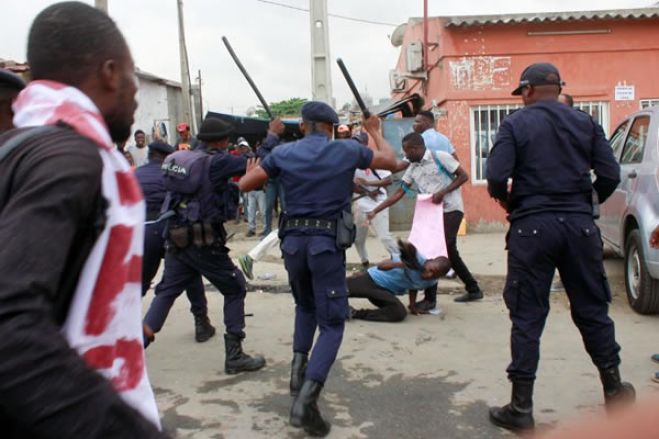 Confrontos em manifestação em Luanda configuram "abuso de poder" - UNITA