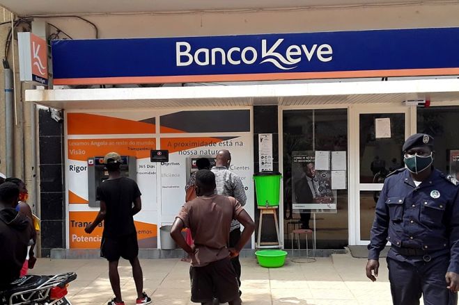 Branqueamento de capitais: Banco Keve multado com 926 mil euros por "infrações graves"