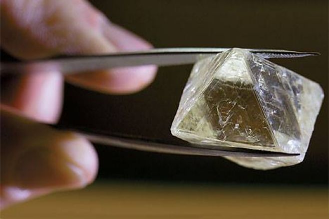 Diamantes angolanos passam a ser totalmente lapidados no país