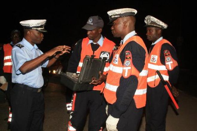 Para limpar a imagem PN substitui agentes da Unidade de Trânsito em Luanda