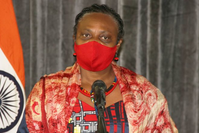 Joana Lina esclarece caso do Mercado do Kikolo