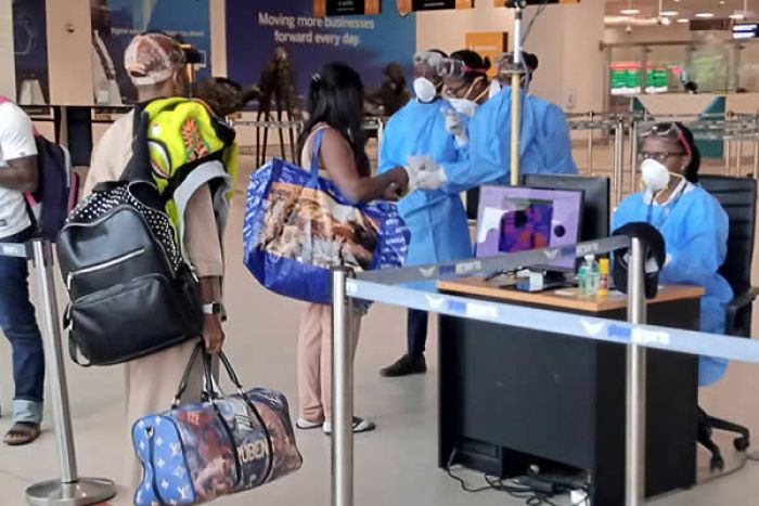 Covid-19: Testagem antes de viajar seria importante para travar vírus – epidemiologista