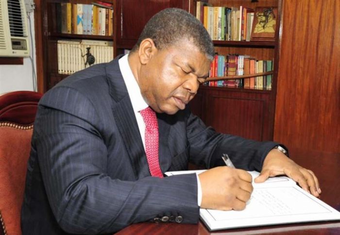Presidente angolano nomeia novos embaixadores no Congo, Ruanda e Japão