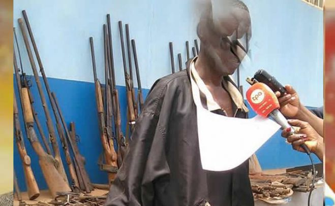 Polícia angolana detém três suspeitos de fabricarem armas de fogo artesanais