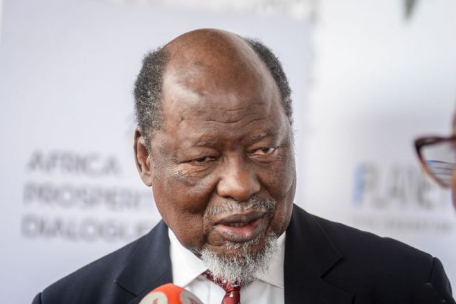 Ex-PR moçambicano Chissano admite que o país enfrenta pobreza e corrupção