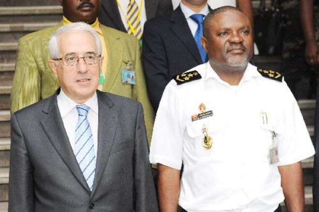 "Fortalecimento militar de Angola pode significar maior repressão"