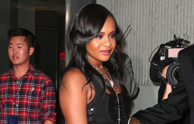 Autoridades investigam hipótese de crime no caso de Bobbi Kristina, filha de Whitney Houston