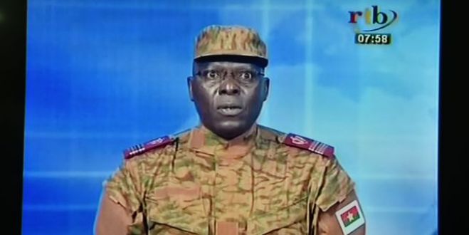 Porta voz dos golpistas, tenente-coronel Mamadou Bamba