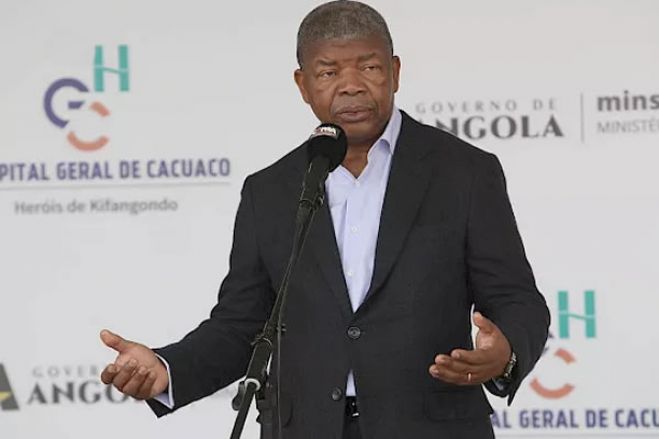 Investir em hospitais é para desafogar sistema de saúde de Luanda - João Lourenço