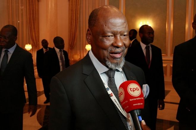 Moçambique: Ex-PR Chissano reconhece "momento grave" após eleições