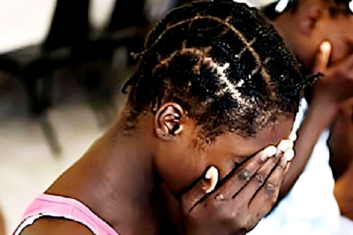 Menor de 12 anos abusada sexualmente por 12 rapazes