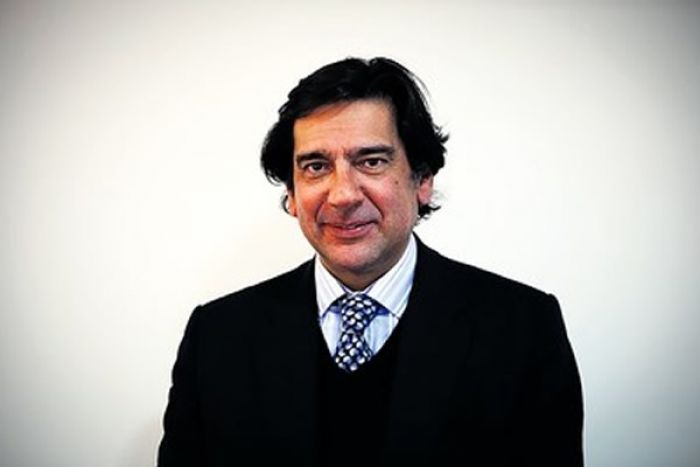 Dívida angolana à China "deve ser revista" pois parte foi utilizada para fins privados - Rui Verde