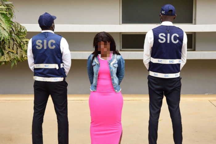 Jovem “Diabólica Milionária” detida por promover prostituição no Club noturno Coleguinhas em Luanda