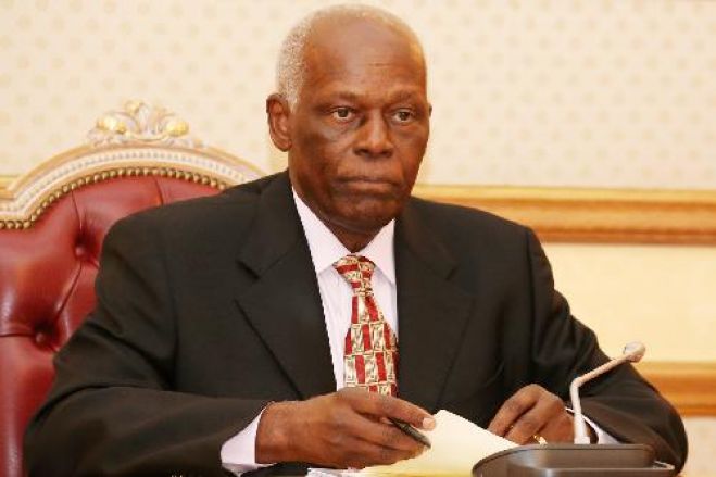 José Eduardo dos Santos "puxa orelhas" ao MPLA em reunião do Comité Central