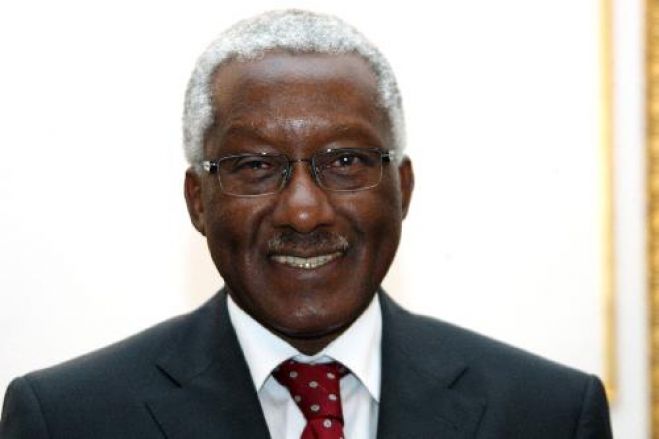 Embaixador angolano na CPLP acusou imprensa portuguesa de "alarmismo" com crise do petróleo