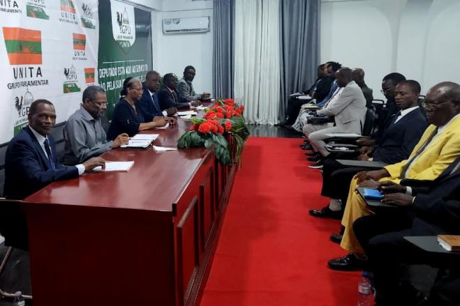 Oposição angolana une forças para alertar riscos nas mudanças nas leis eleitorais