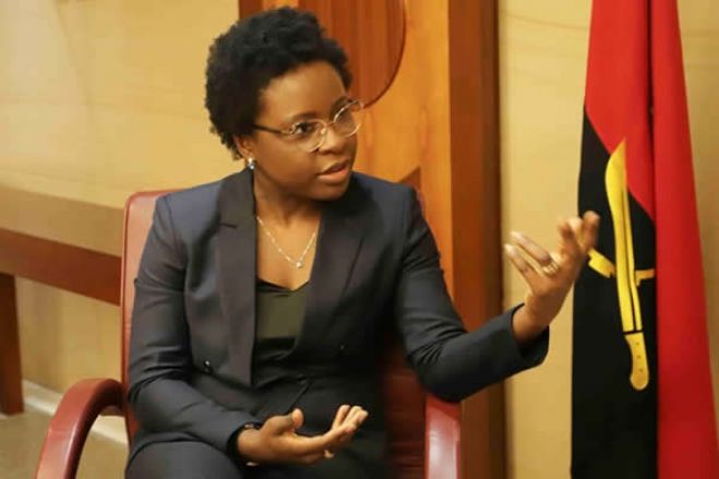 “Ausência de disciplina deixa-nos em apuros” - Ministra das Finanças