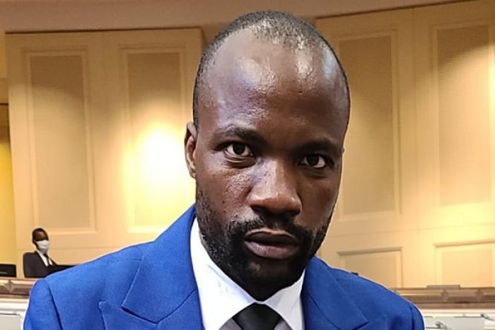 Deputado Mucanda apresenta à AN relatório de residências abandonadas por dirigentes do MPLA