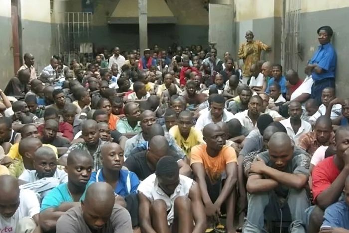 Mais de mil detidos começam a ser julgados depois de três dias de caos em Luanda